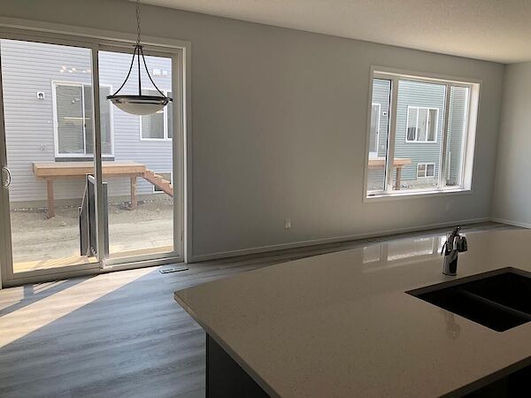 Calgary 3 bedrooms House for rent. Property photo: 537038-3