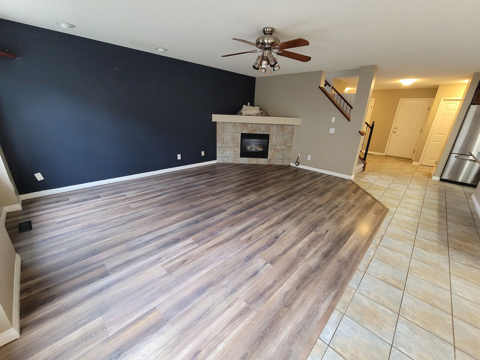 Calgary 6 bedrooms House for rent. Property photo: 537140-1