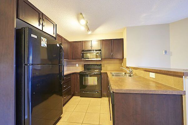 Calgary 2 bedrooms Condo Unit for rent. Property photo: 537432-3