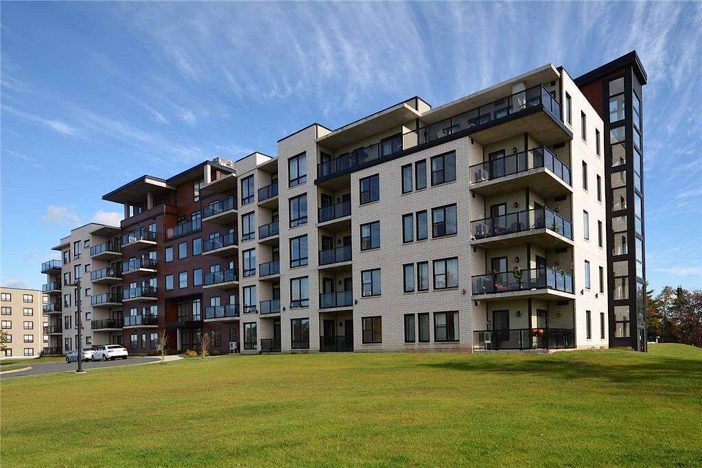 Exterior-2-v3+jpg Bedford 2 bedrooms Apartment for rent. Property photo: 537578-1