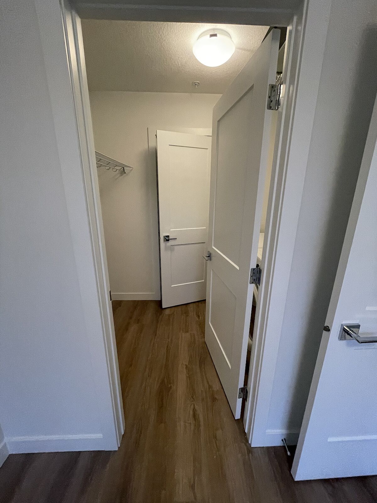 Calgary 1 bedroom Condo Unit for rent. Property photo: 538036-1