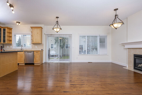 Calgary 3 + Den bedrooms Duplex for rent. Property photo: 538140-3
