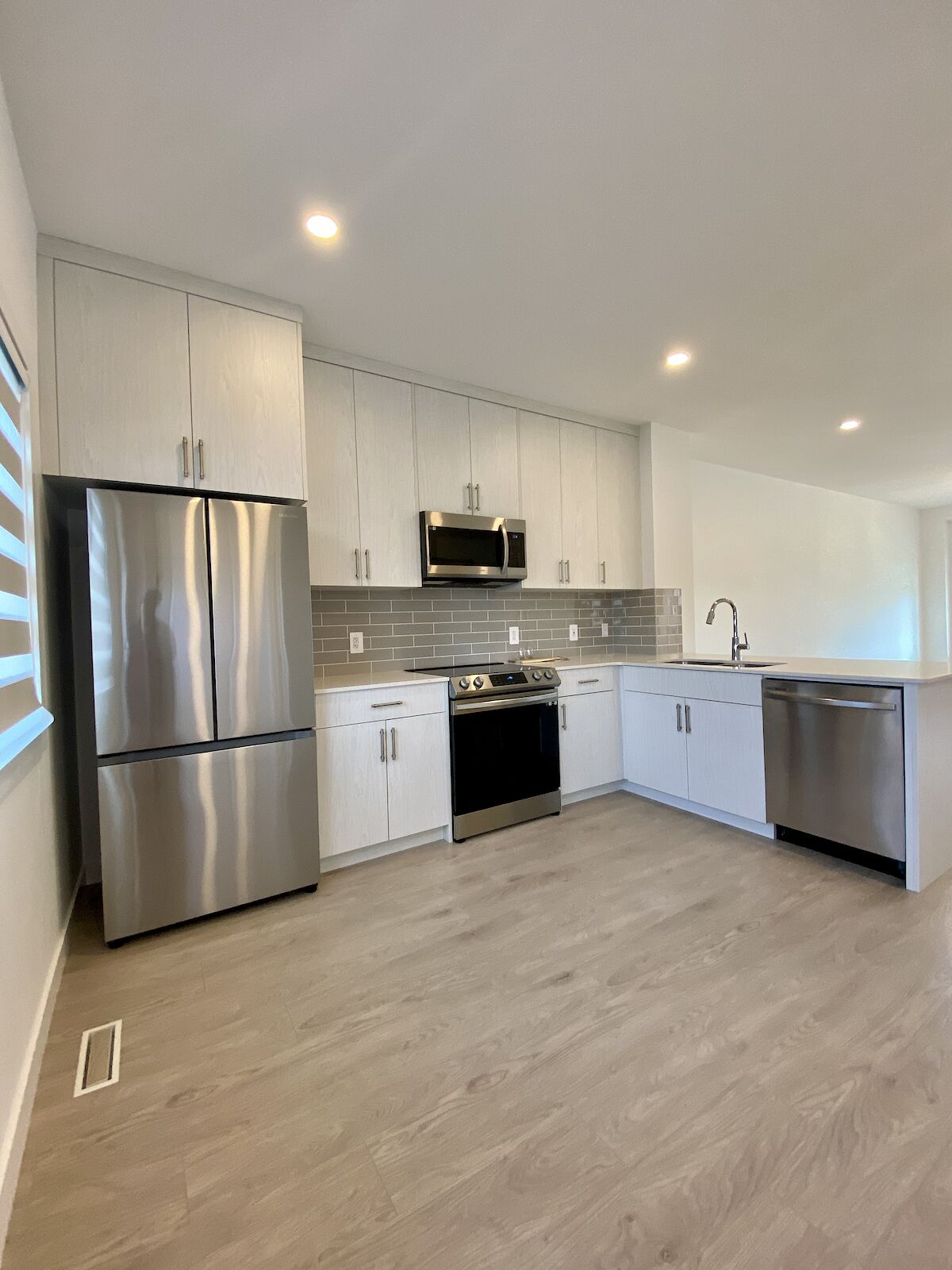 Edmonton 3 bedrooms Townhouse for rent. Property photo: 538362-1