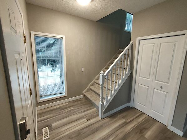 Calgary 3 bedrooms Townhouse for rent. Property photo: 539822-3