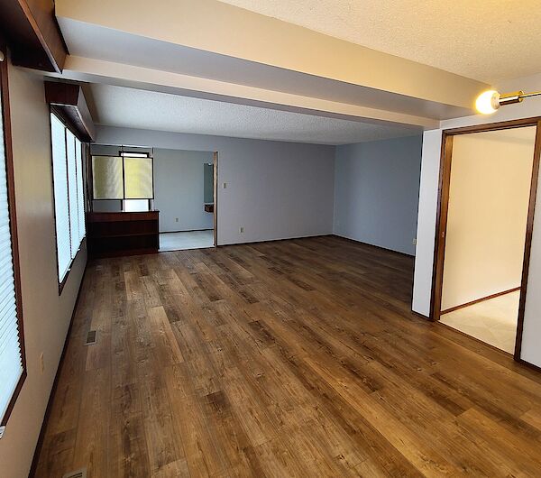 Edmonton 5 + Den bedrooms Duplex for rent. Property photo: 540252-2