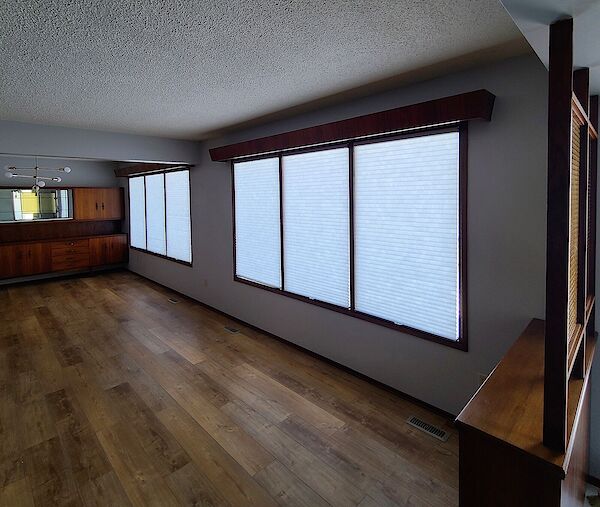 Edmonton 5 + Den bedrooms Duplex for rent. Property photo: 540252-3