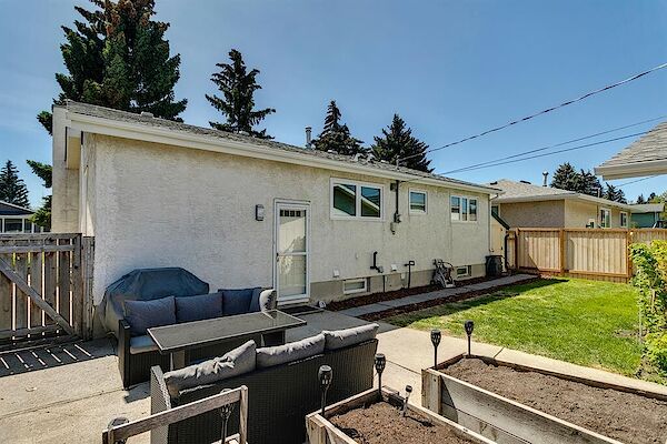 Calgary 2 + Den bedrooms Basement for rent. Property photo: 540482-2