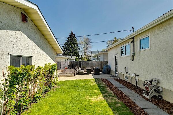 Calgary 2 + Den bedrooms Basement for rent. Property photo: 540482-3