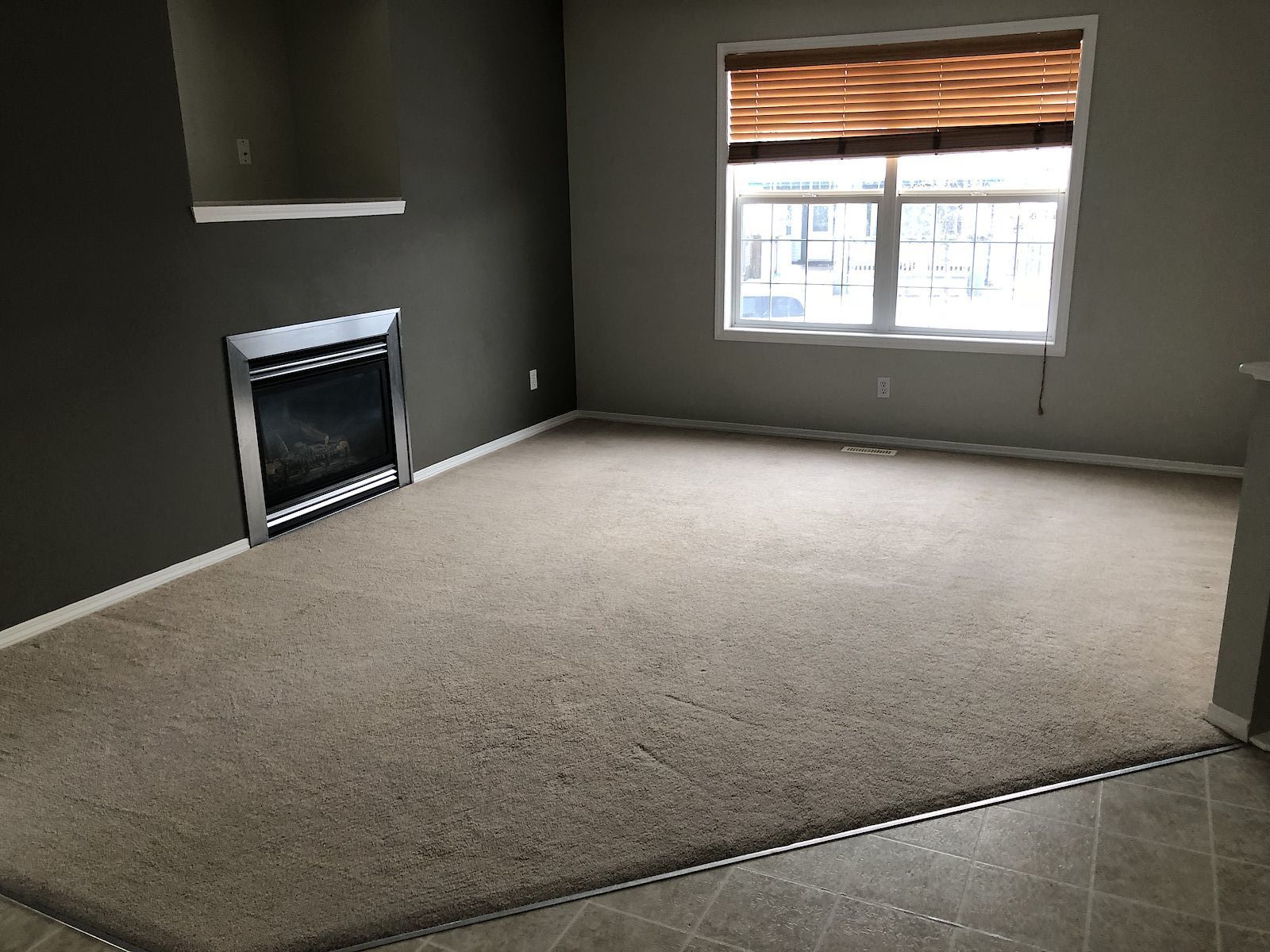 Calgary 2 bedrooms Main Floor for rent. Property photo: 54096-1