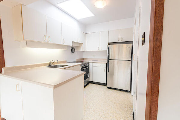 Victor+Apartments Victoria studio Apartment for rent. Property photo: 541558-3