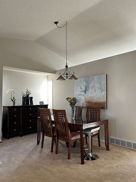 Calgary 5 bedrooms House for rent. Property photo: 541620-2
