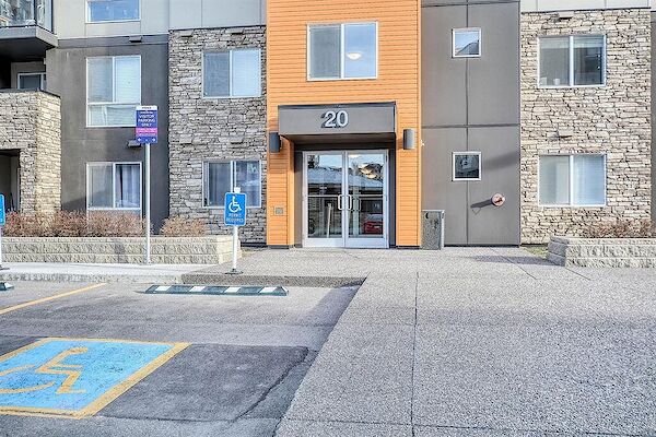 Calgary 2 + Den bedrooms Condo Unit for rent. Property photo: 541801-3