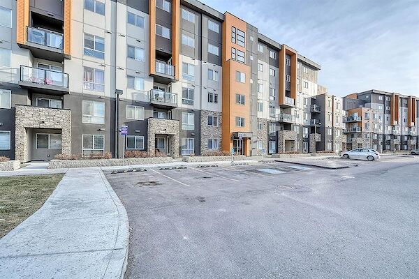 Calgary 2 + Den bedrooms Condo Unit for rent. Property photo: 541801-2