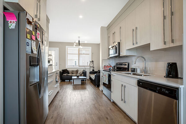 Calgary 2 bedrooms Townhouse for rent. Property photo: 541855-2