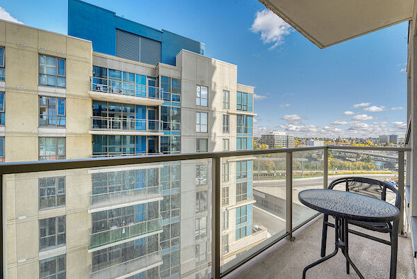 Calgary 2 bedrooms Condo Unit for rent. Property photo: 541877-2