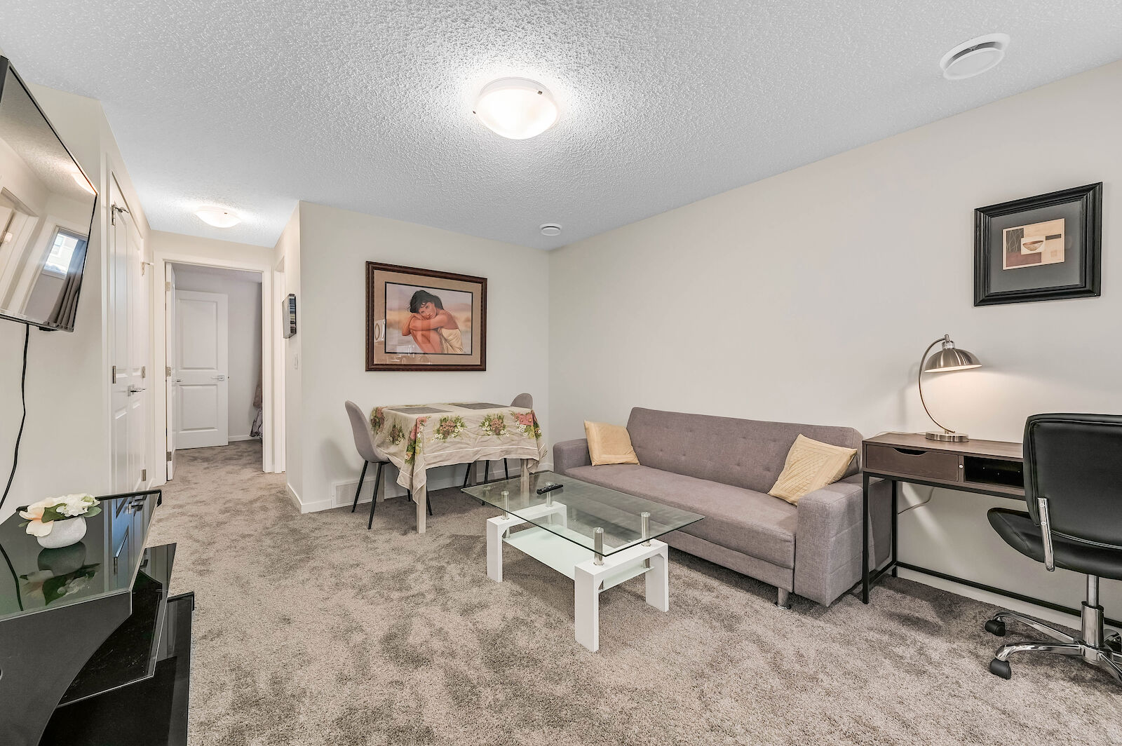 Calgary 1 bedroom Basement for rent. Property photo: 542359-1