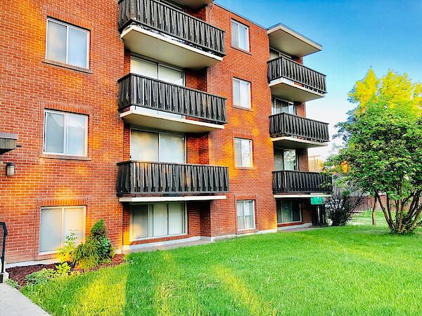 Calgary 2 bedrooms Condo Unit for rent. Property photo: 542583-2