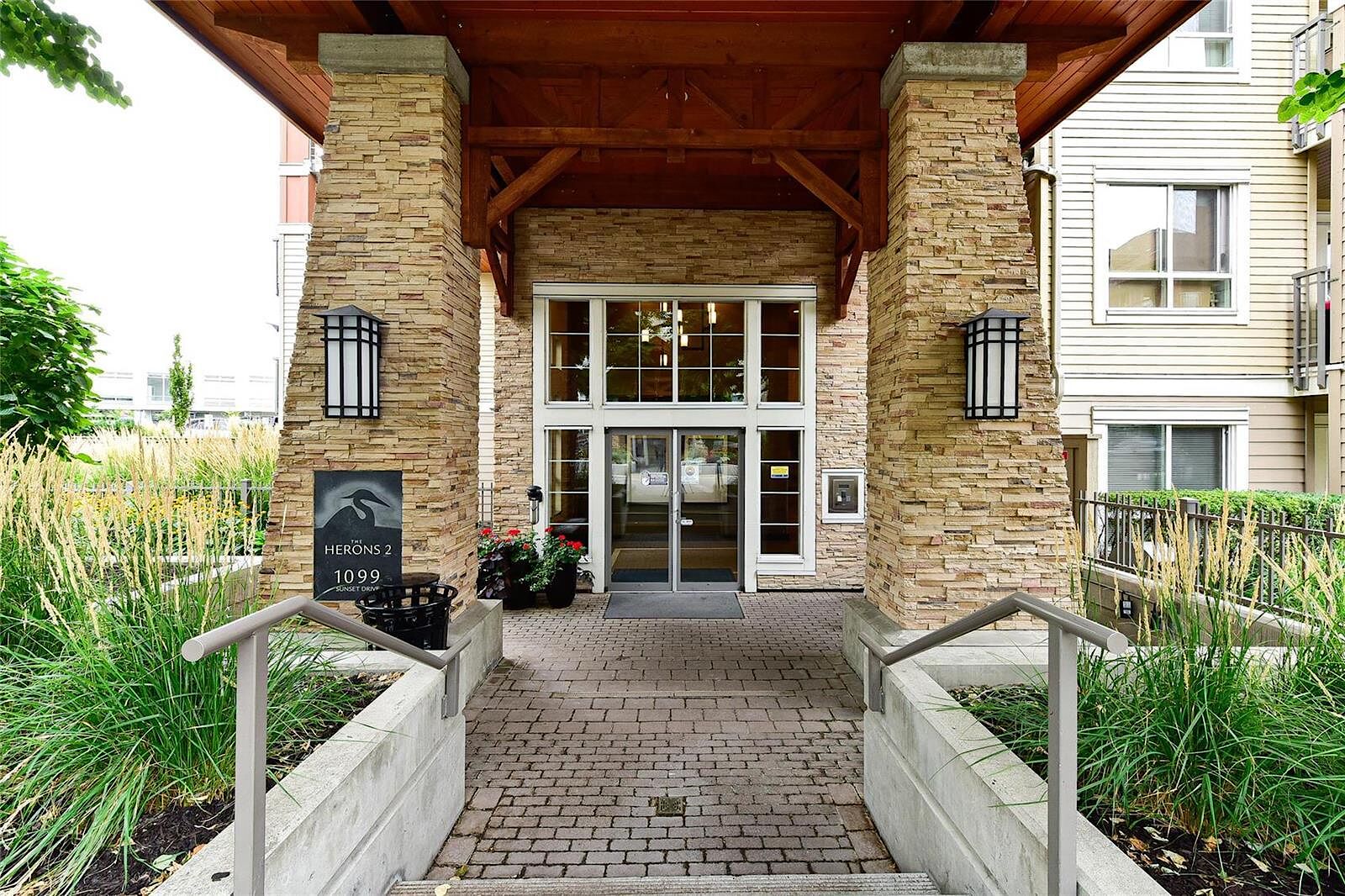 Kelowna 2 bedrooms Condo Unit for rent. Property photo: 542656-1