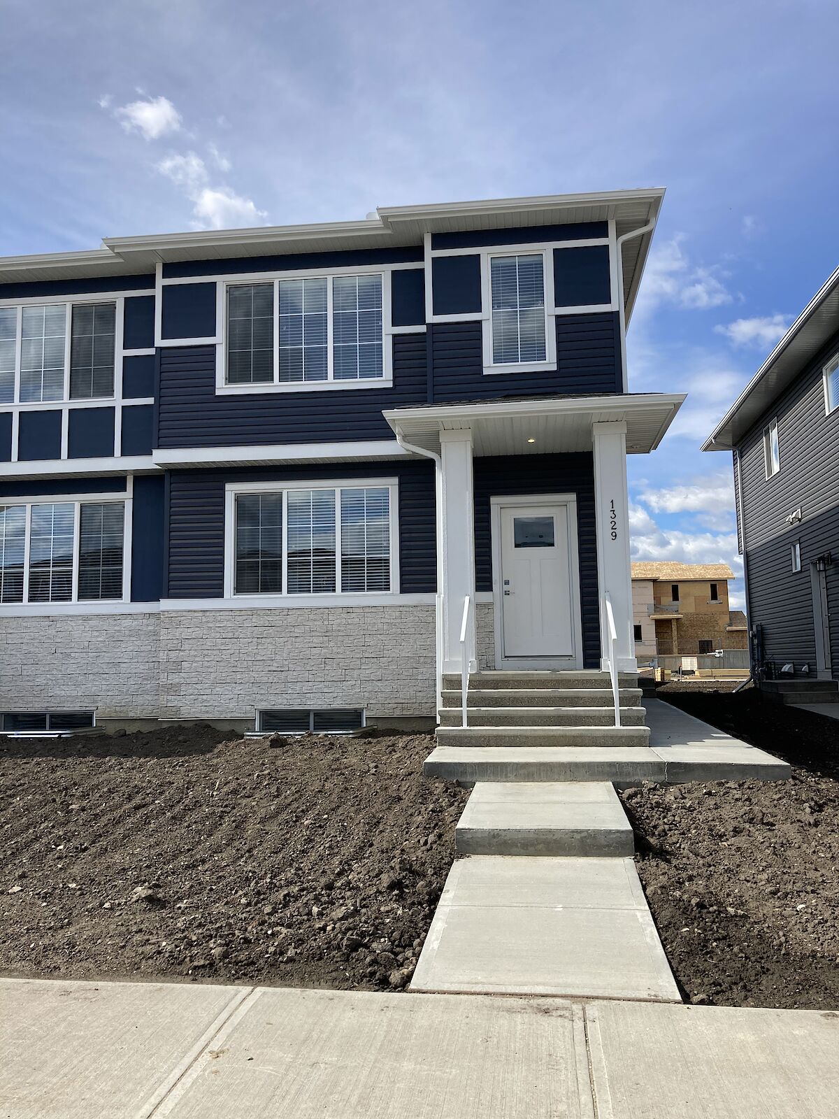 Calgary 3 bedrooms Duplex for rent. Property photo: 542753-1