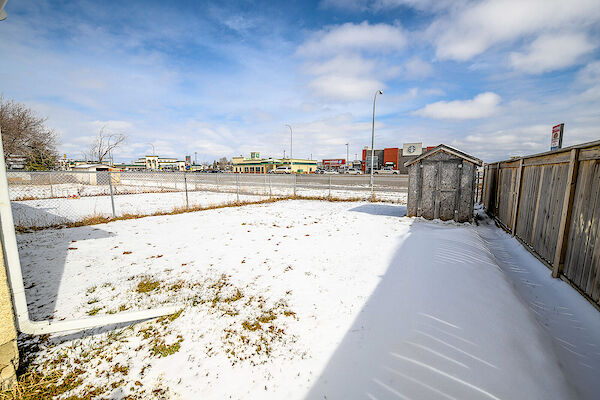Grande Prairie 4 bedrooms Duplex for rent. Property photo: 543249-3