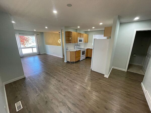 Calgary 3 bedrooms House for rent. Property photo: 543575-3