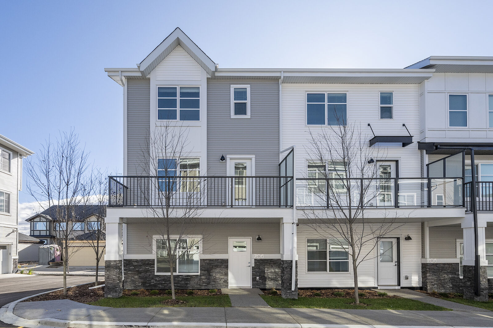 Calgary 3 + Den bedrooms Townhouse for rent. Property photo: 543826-1