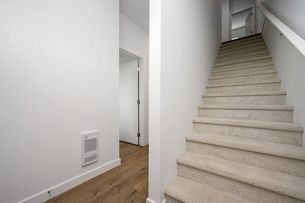Calgary 3 + Den bedrooms Townhouse for rent. Property photo: 543826-3