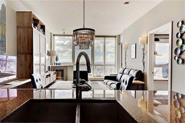 Calgary 2 bedrooms Condo Unit for rent. Property photo: 544159-2