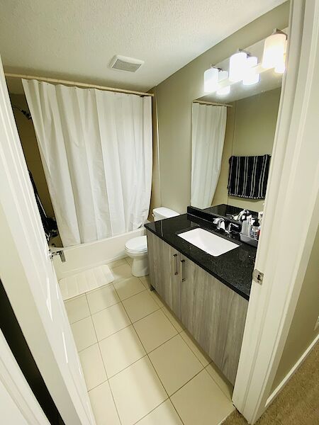 Calgary 2 bedrooms Condo Unit for rent. Property photo: 544349-2