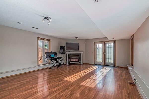Calgary 1 bedroom Basement for rent. Property photo: 544651-2