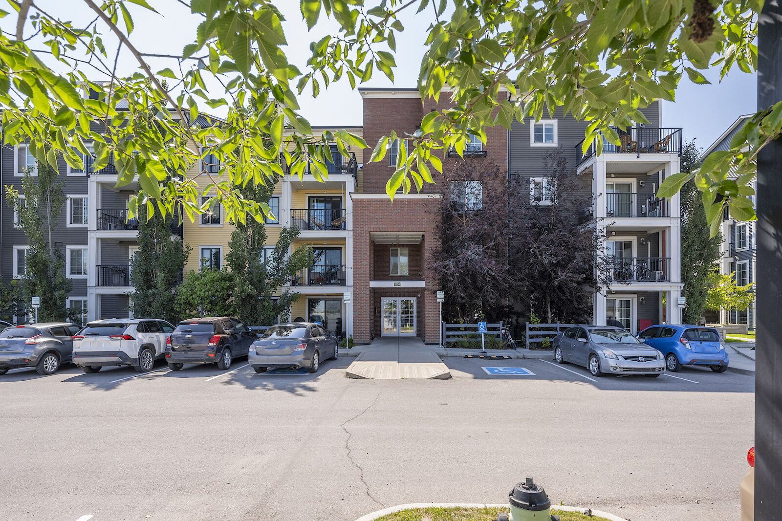 Calgary 2 bedrooms Condo Unit for rent. Property photo: 544991-1