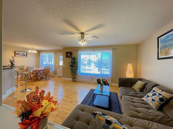 Calgary 4 bedrooms House for rent. Property photo: 545166-2