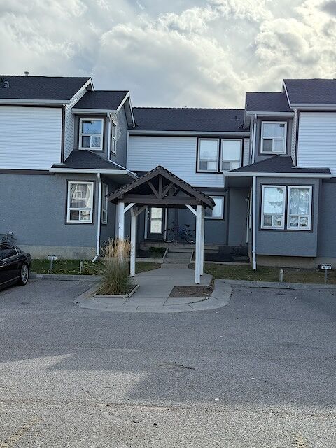 Calgary 3 bedrooms Townhouse for rent. Property photo: 545510-1