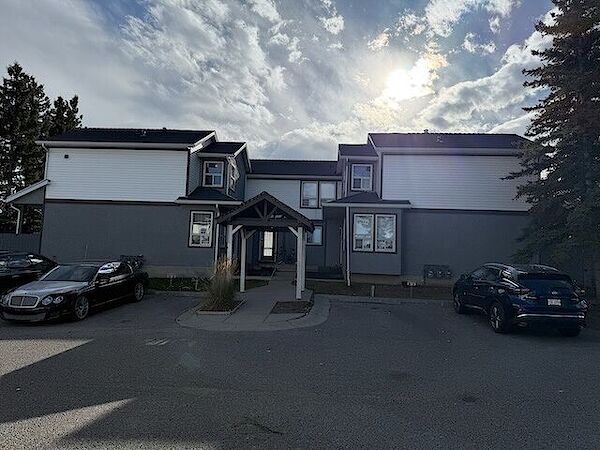Calgary 3 bedrooms Townhouse for rent. Property photo: 545510-2