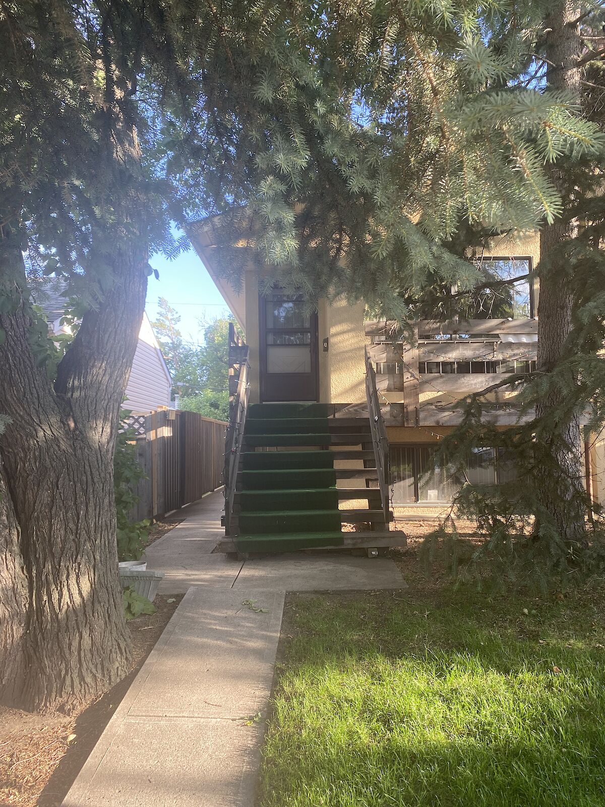 Calgary studio Basement for rent. Property photo: 545911-1