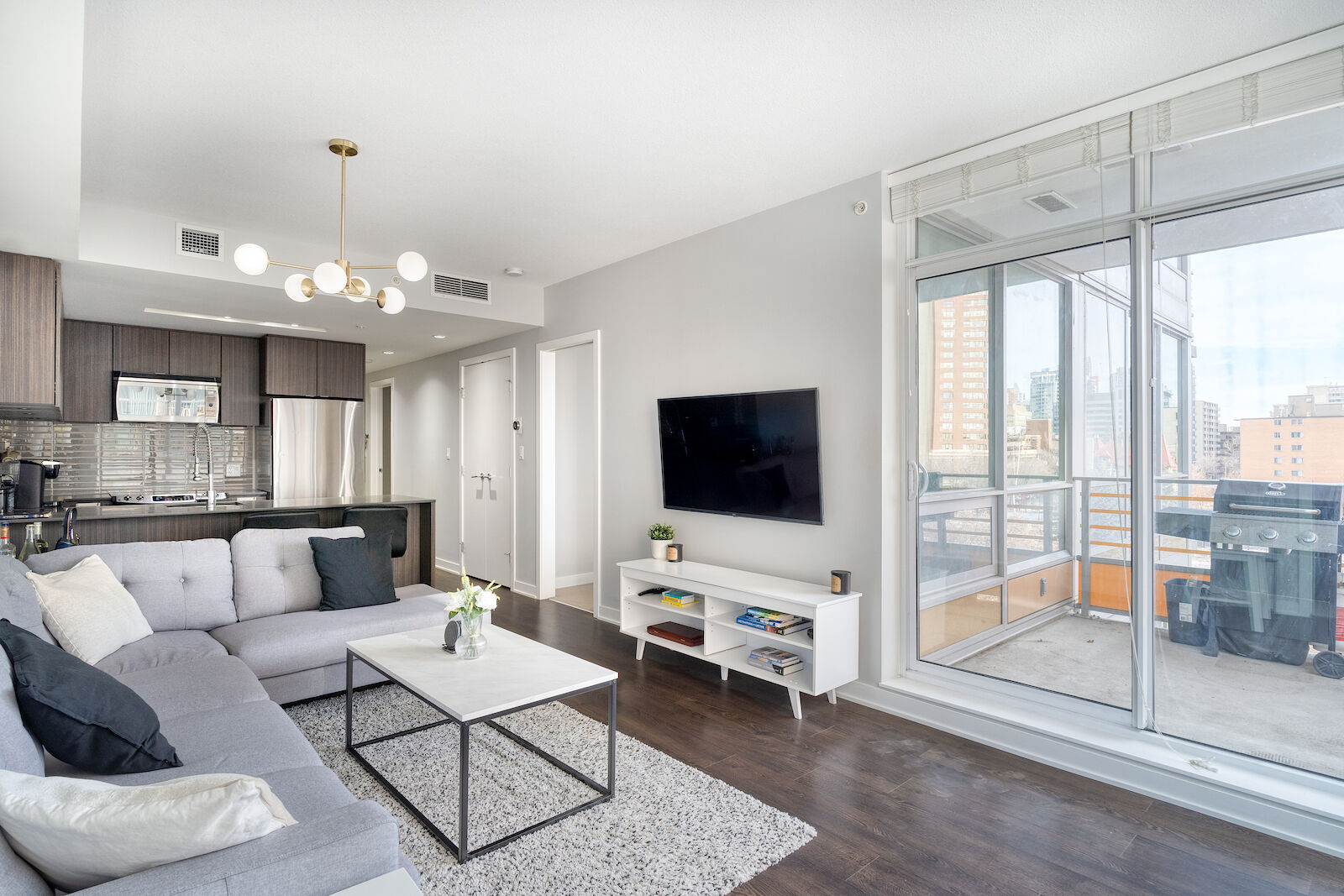Calgary 2 + Den bedrooms Condo Unit for rent. Property photo: 546234-1