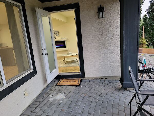 Calgary studio Basement for rent. Property photo: 547191-2