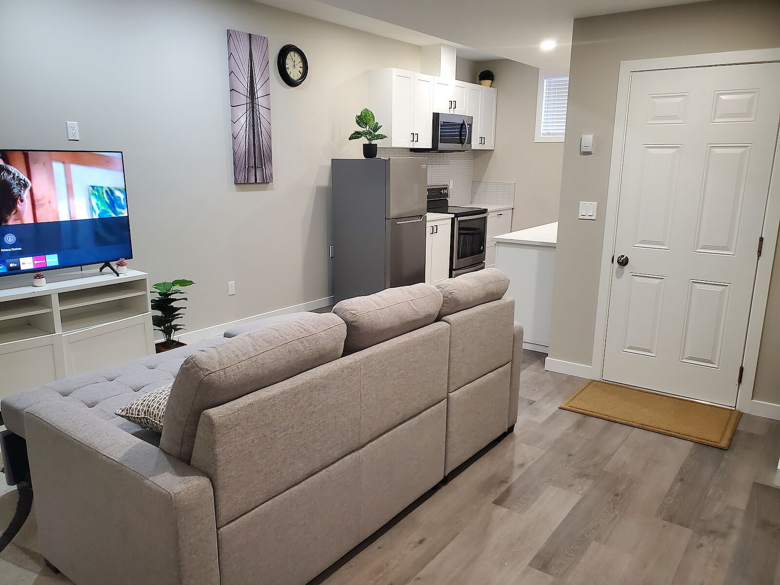 Calgary 1 bedroom Basement for rent. Property photo: 547196-1