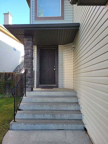 Calgary 4 bedrooms House for rent. Property photo: 547376-2