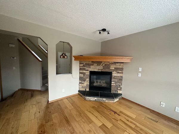 Calgary 4 bedrooms House for rent. Property photo: 547376-3