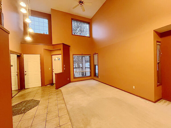 Calgary 3 + Den bedrooms Main Floor for rent. Property photo: 547507-2