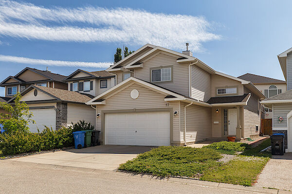 Calgary 4 + Den bedrooms House for rent. Property photo: 547853-2
