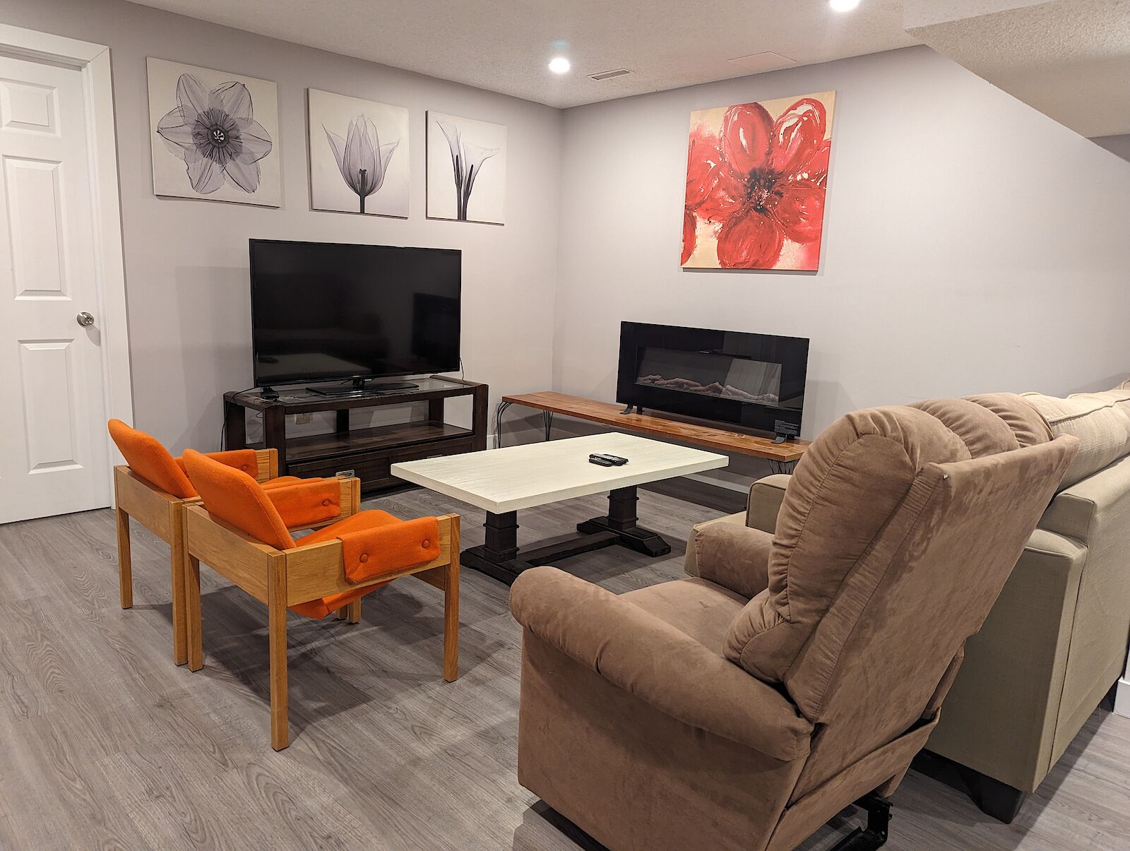 Calgary 2 bedrooms Basement for rent. Property photo: 548385-1