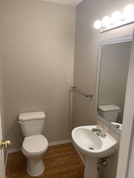 Edmonton 3 bedrooms Townhouse for rent. Property photo: 548598-2