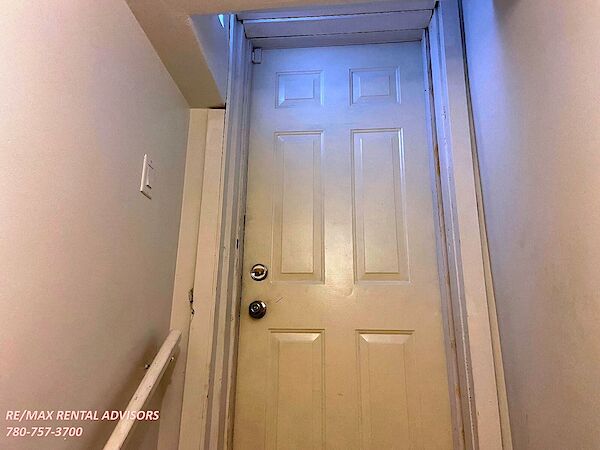 Edmonton 3 bedrooms Basement for rent. Property photo: 549143-2