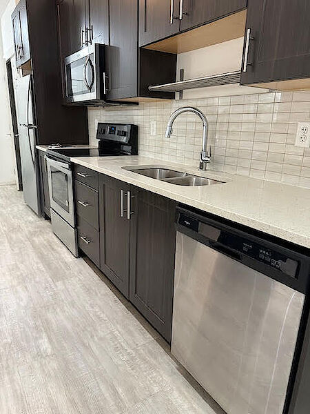 Calgary 2 bedrooms Condo Unit for rent. Property photo: 549160-2