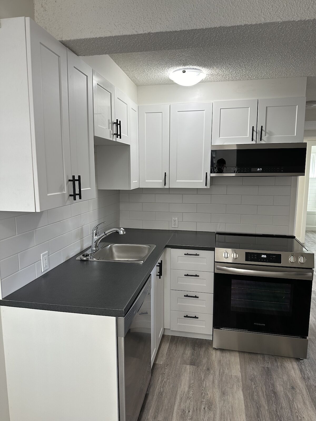 Calgary 2 bedrooms Fourplex for rent. Property photo: 549312-1