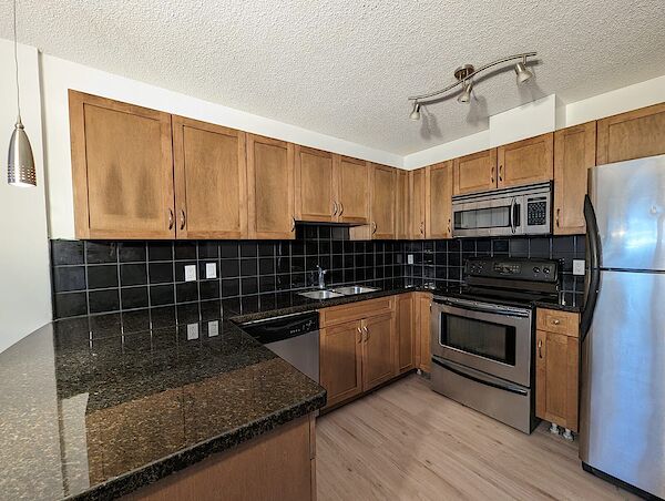 Calgary 2 bedrooms Condo Unit for rent. Property photo: 549391-3
