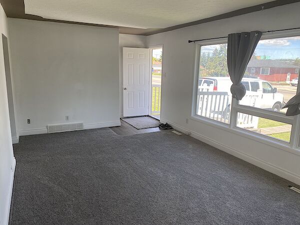 Calgary 2 bedrooms House for rent. Property photo: 549905-3