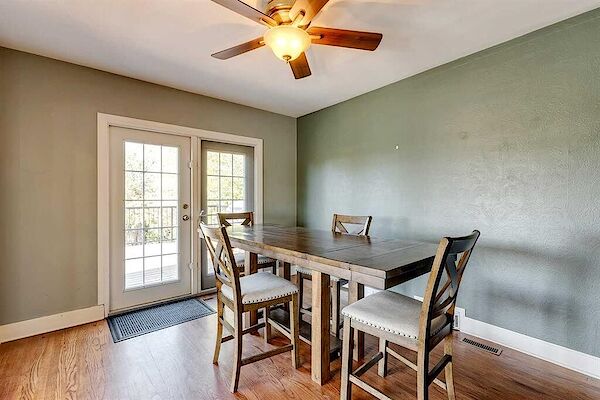 Calgary 3 + Den bedrooms House for rent. Property photo: 550800-2